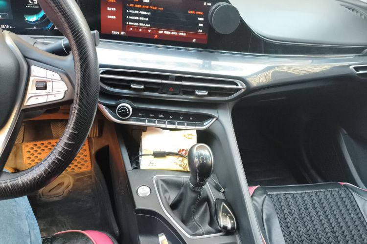 长安 逸动 2020款 PLUS 1.6L GDI 手动豪华型中控内饰16