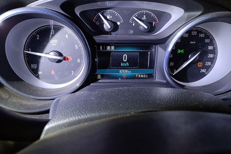 别克 昂科威 2018款 20T 两驱豪华型中控内饰15