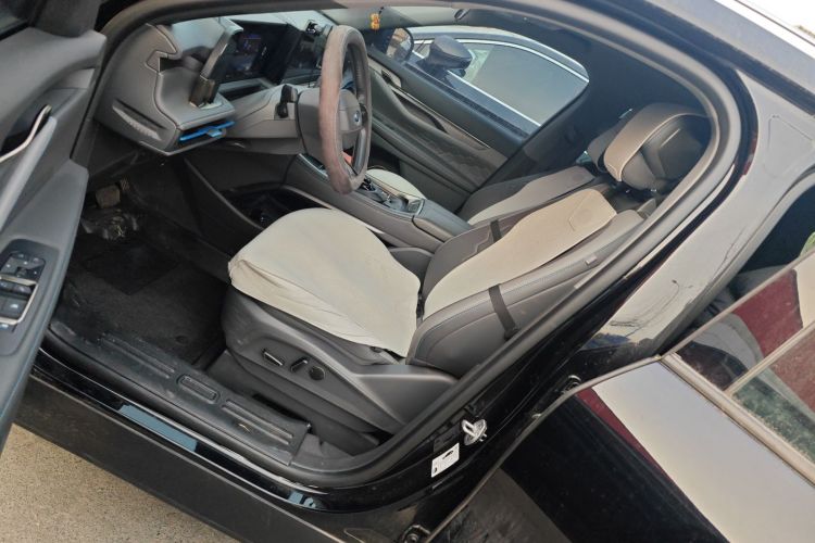 福特 2023款 锐界L 2.0T EcoBoost E混动两驱七座豪华型中控内饰19