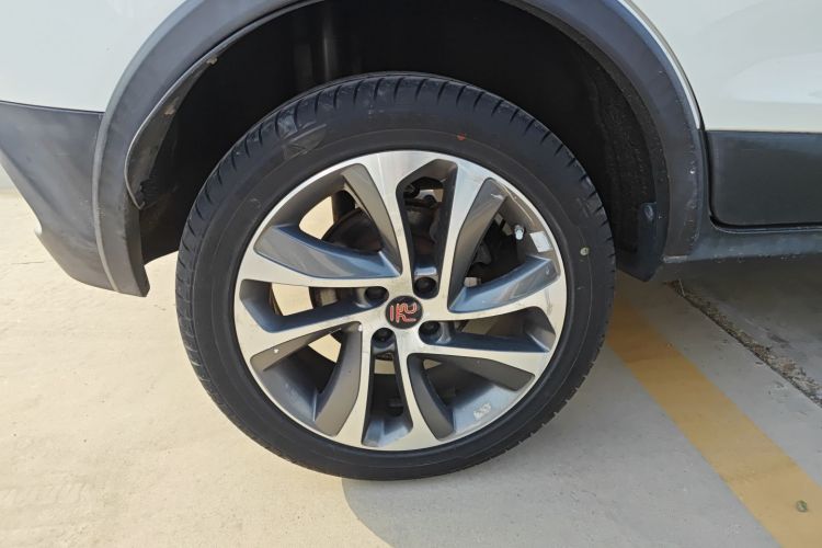 比亚迪 元 2016款 1.5L 手动豪华型车身外观6008