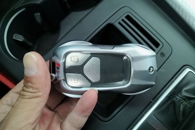 奥迪A4L 2020款 40 TFSI 豪华致雅型中控内饰11