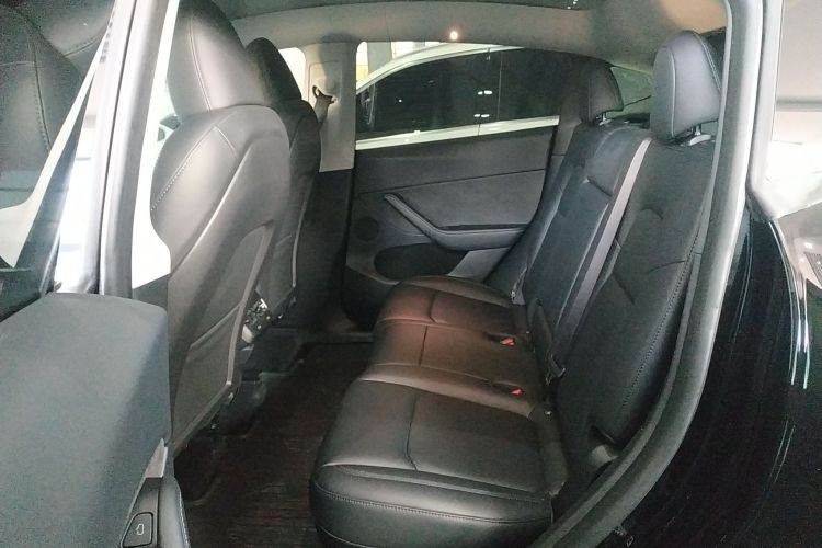 特斯拉 Model Y 2023款 后轮驱动版中控内饰21