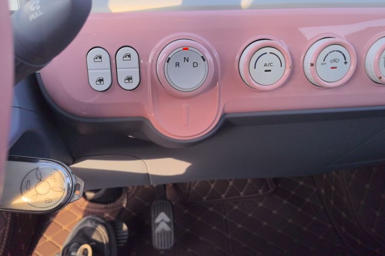 奔腾小马 2025款 222km 灵动马局部细节18