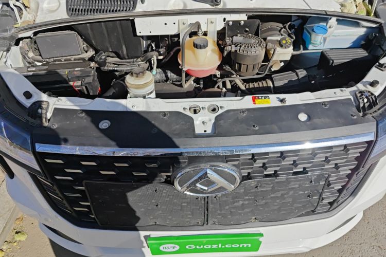 上汽大通MAXUS 新途V80 2025款 PRO傲运通 2.0T 手动长轴超低顶 6/7/8/9座局部细节24