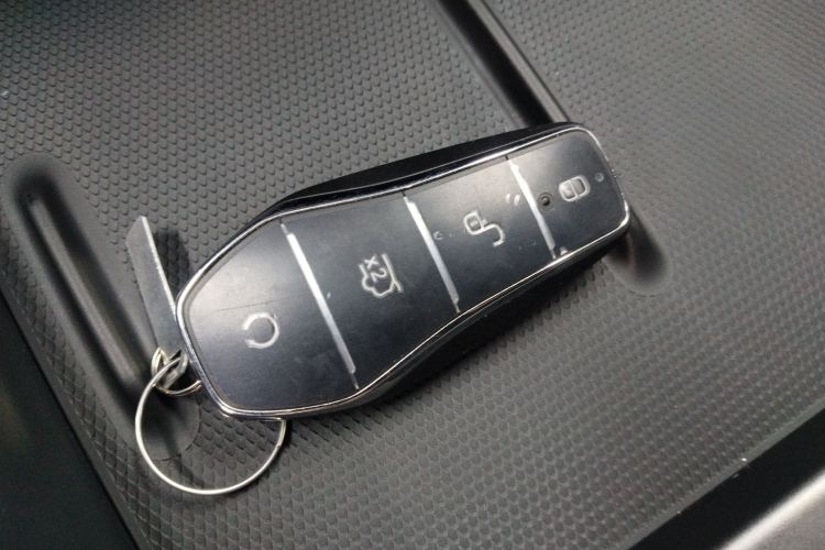 比亚迪 海豹06新能源 2024款 DM-i 120KM尊荣型中控内饰7001