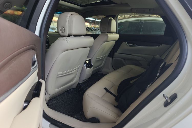 凯迪拉克XTS 2015款 28T 舒适型中控内饰21