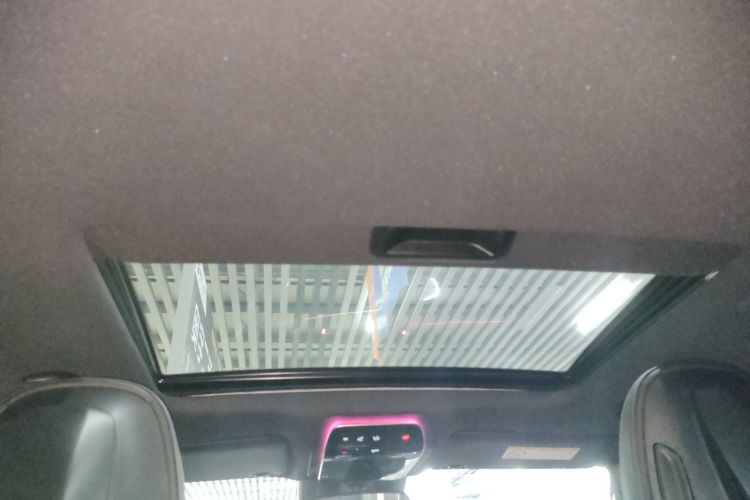 奔驰C级 2023款 改款 C 200 L 运动版中控内饰22