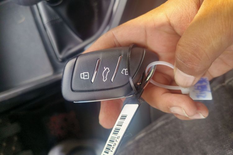 荣威i5 2023款 1.5L 手动优越版中控内饰11