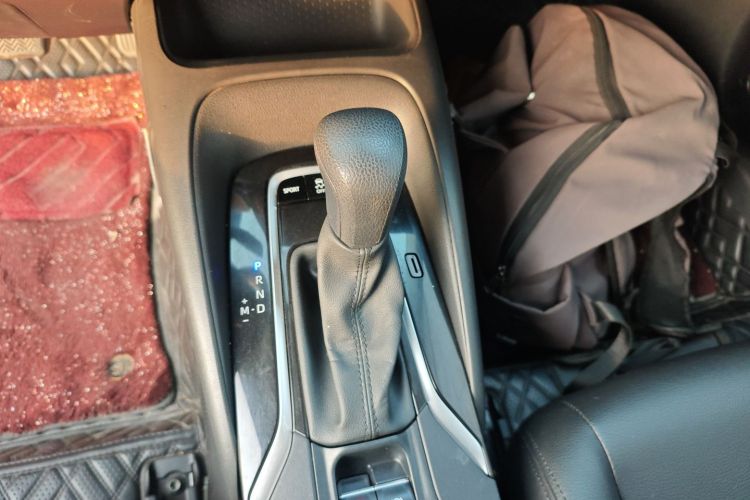 丰田 卡罗拉 2019款 1.2T S-CVT GL-i精英版中控内饰18