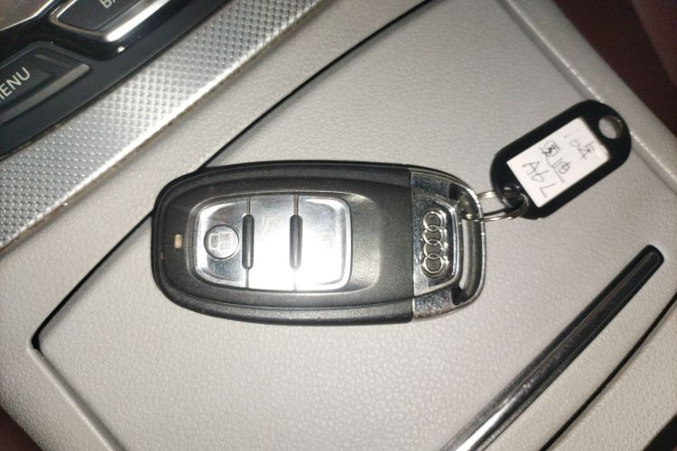 奥迪A6L 2014款 30 FSI 技术型中控内饰11