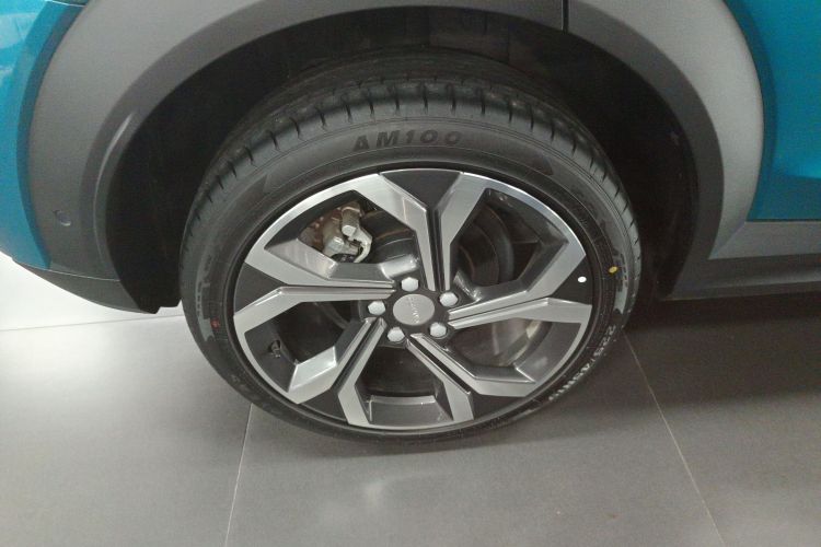 领克06 2023款 Remix 1.5T 劲Halo车身外观6008