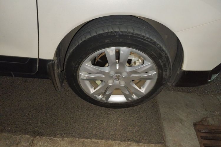 标致3008 2019款 350THP 自动领先版车身外观10