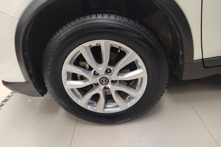 日产 奇骏 2020款 2.0L XL ITS CVT 2WD智联舒适版车身外观35