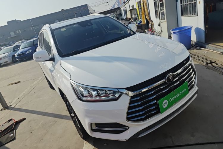 比亚迪 宋 2019款 1.5TI 自动智联越耀型车身外观3