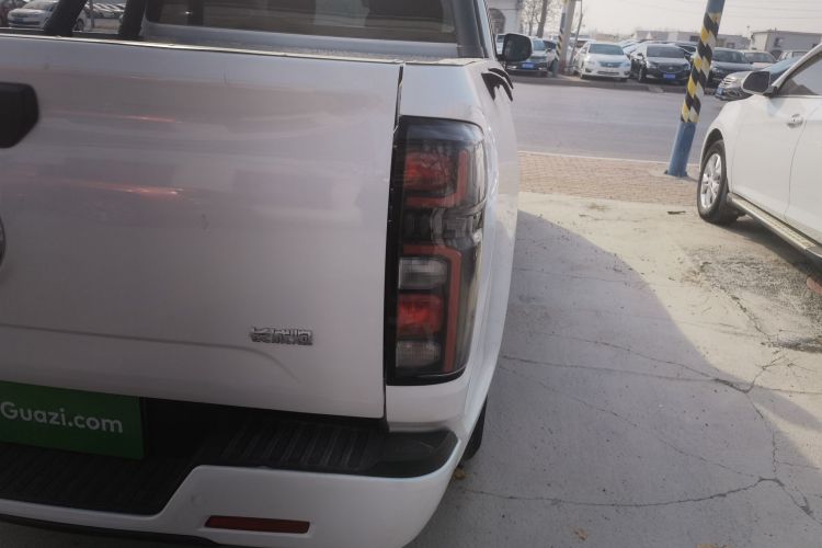 长城 炮 2023款 2.0T商用版手动柴油两驱精英型长箱GW4D20M车身外观6006