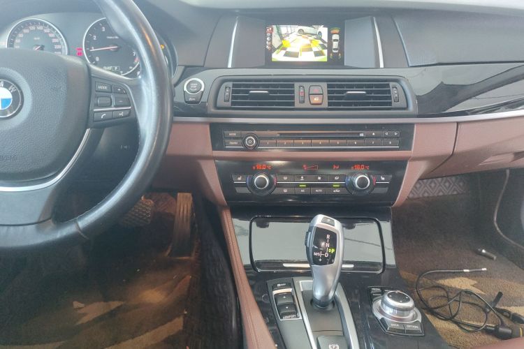 宝马5系 2017款 520Li 典雅型局部细节16