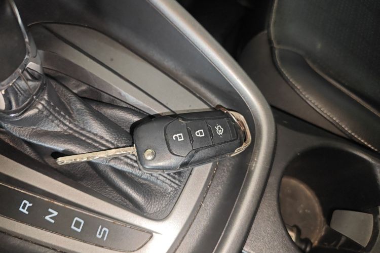 福特 福睿斯 2015款 1.5L 自动时尚型中控内饰11