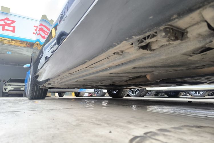 奔驰E级 2019款 E 260 L局部细节9001