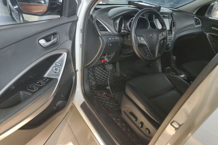 现代 胜达 2015款 2.0T 自动两驱智能型 5座中控内饰20