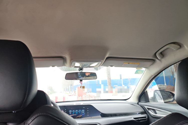 长安 逸动 2022款 PLUS 1.6L GDI 手动精英型中控内饰22