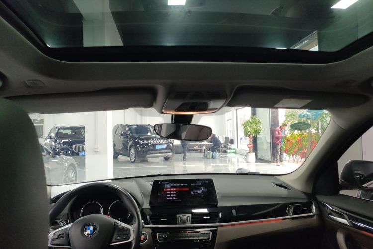 宝马X1 2020款 sDrive25Li 领先型中控内饰22