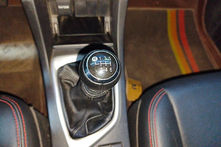 丰田 卡罗拉 2017款 改款 1.2T 手动GL局部细节18