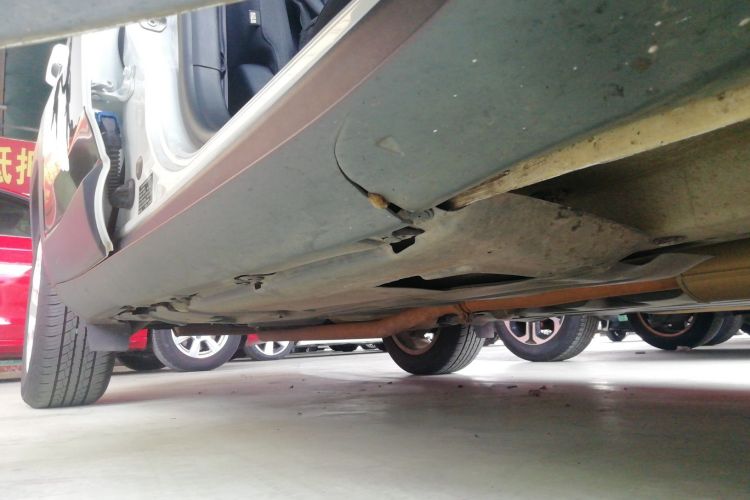 Jeep 自由侠 2017款 180T 自动高能版局部细节9001