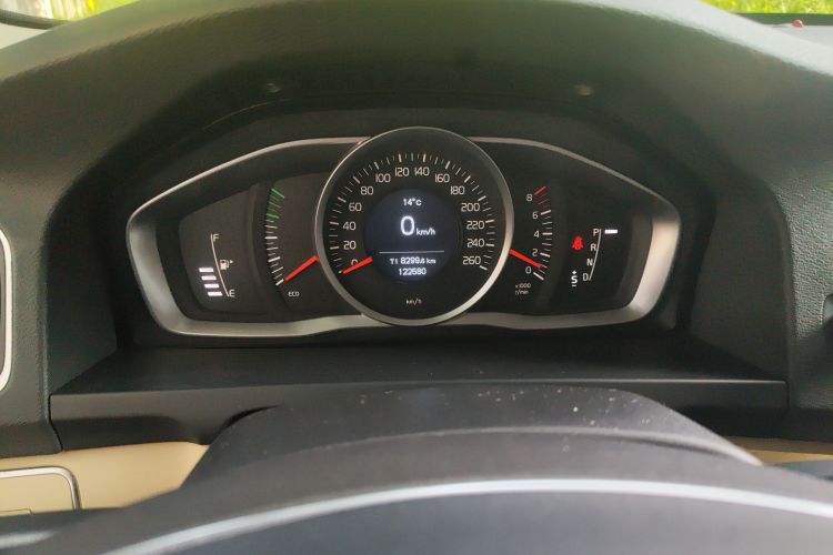 沃尔沃V60 2014款 T5 智逸版中控内饰14