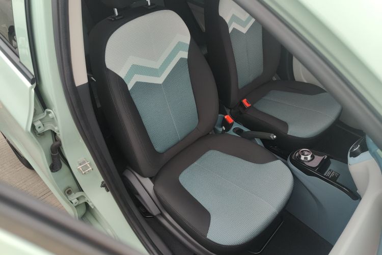 长安欧尚 奔奔E-Star 2022款 国民版 多彩限量款（快充版）磷酸铁锂局部细节41