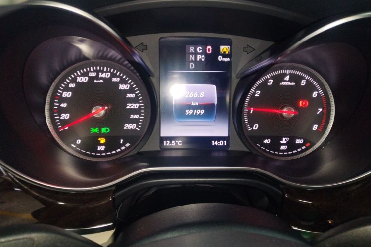 奔驰V级 2018款 V 260 尊贵版 国VI中控内饰14