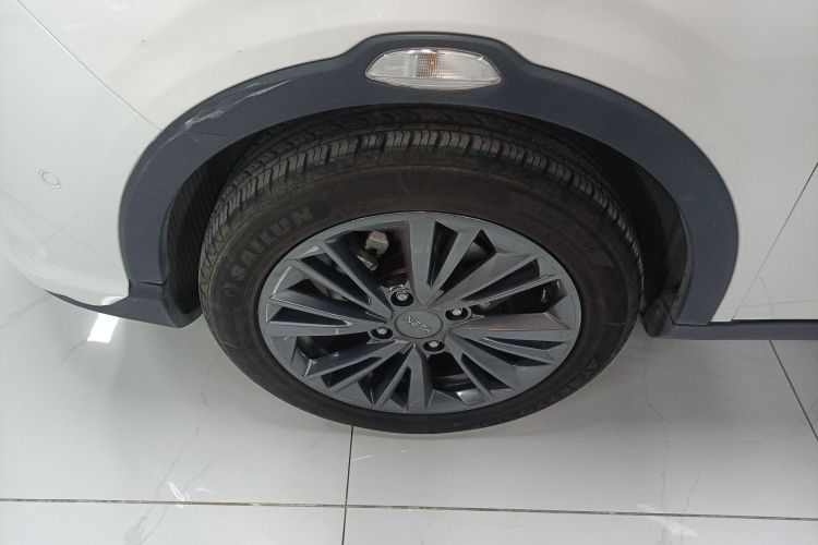 哪吒汽车 哪吒V 2022款 Pro 长续航智享版车身外观6007