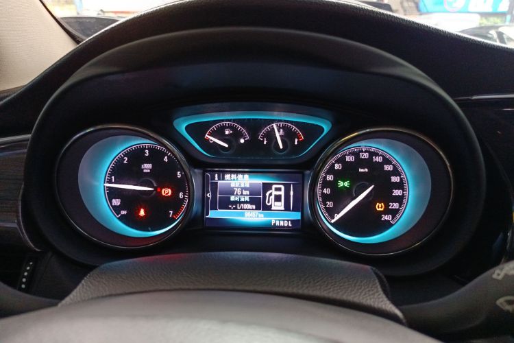 别克 昂科威 2017款 20T 两驱精英型中控内饰14