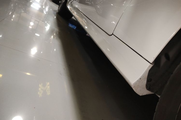 奔驰E级(进口) 2017款 E 200 4MATIC 轿跑车局部细节9001