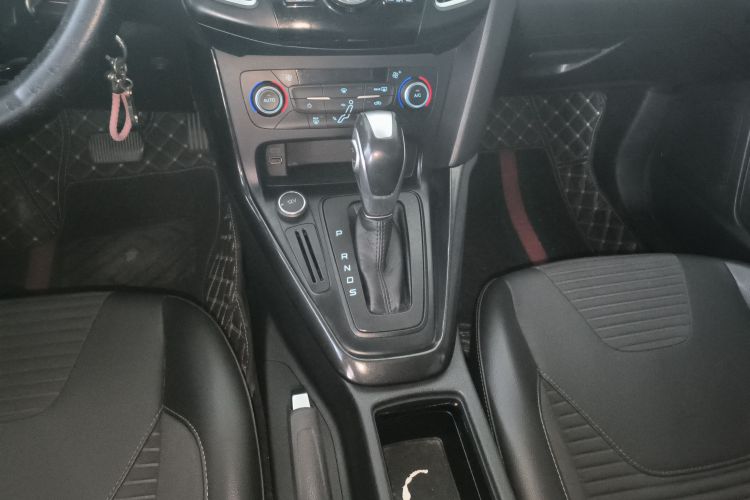 福特 福克斯 2017款 两厢 1.6L 自动风尚型智行版中控内饰18