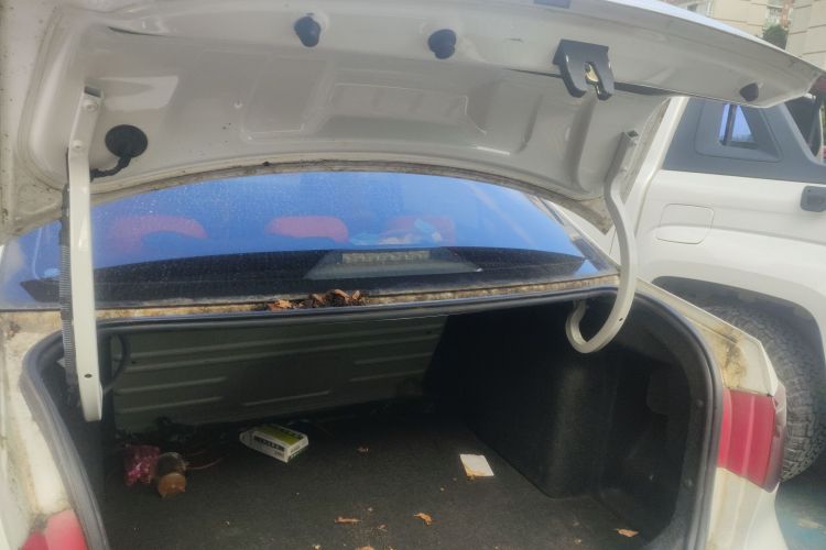 大众 捷达 2015款 质惠版 1.6L 手动时尚型机舱底盘23