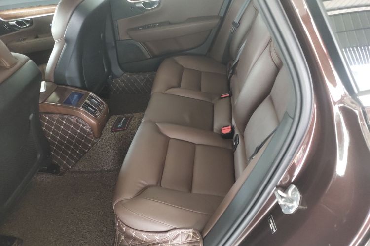 沃尔沃S90 2019款 T5 智远版中控内饰21