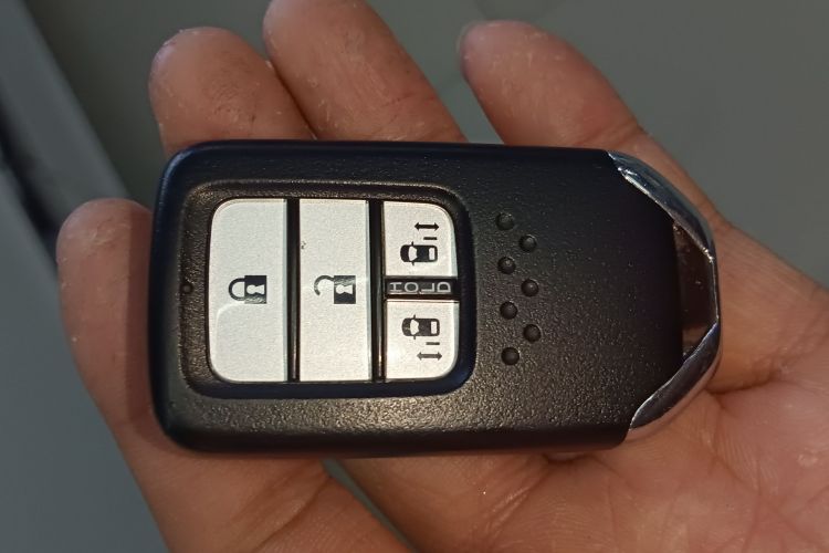 本田 艾力绅 2022款 2.0L e:HEV 经典版中控内饰11