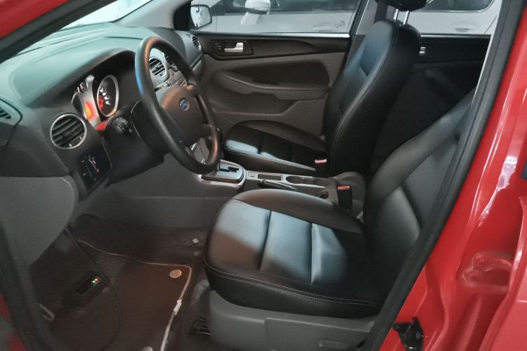 福特 福克斯 2013款 两厢经典 1.8L 自动基本型中控内饰19