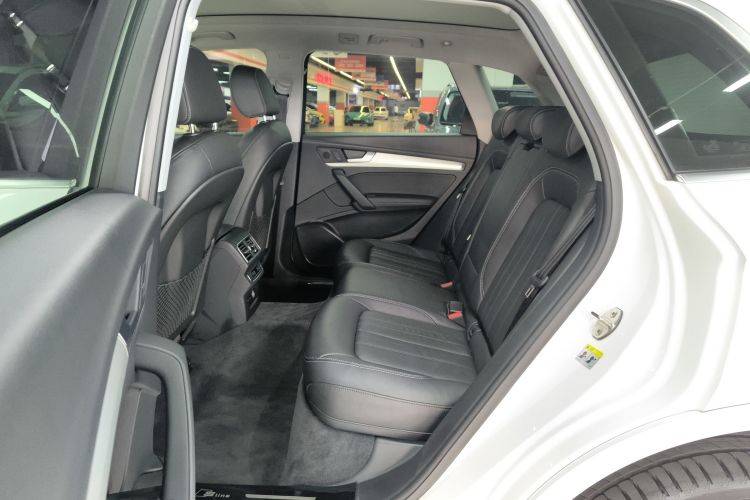 奥迪Q5L 2020款 改款 40 TFSI 荣享时尚型中控内饰7004