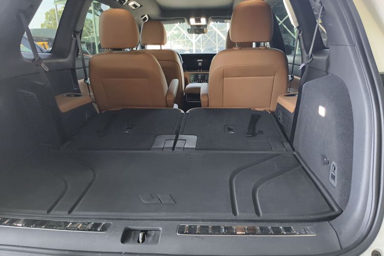 理想汽车 理想ONE 2021款 增程6座版机舱底盘23