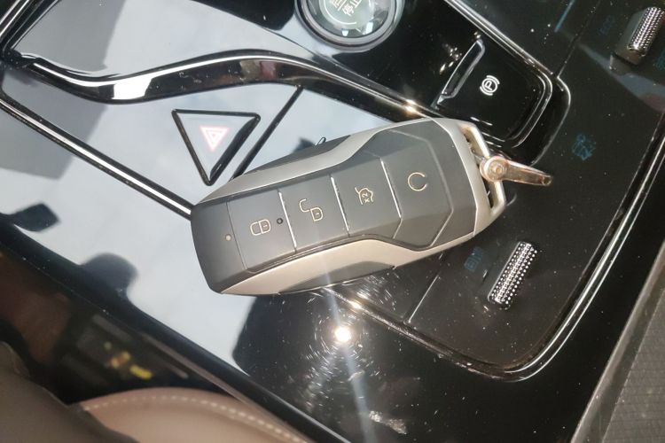 比亚迪 汉 2020款 EV 超长续航版豪华型中控内饰7001