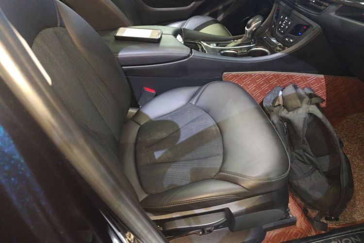 别克 昂科威 2021款 532T 两驱领先型局部细节41