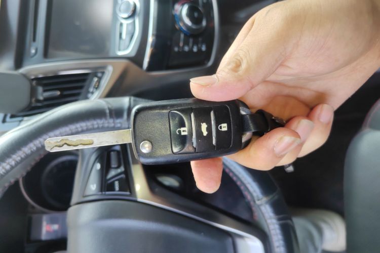 长安CS75 2014款 2.0L 手动豪华型 国V中控内饰7001