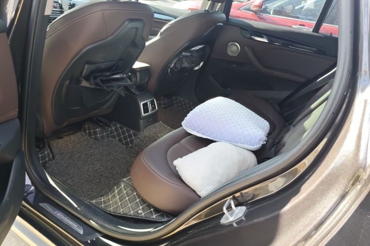 宝马X1 2022款 sDrive20Li 尊享型中控内饰21