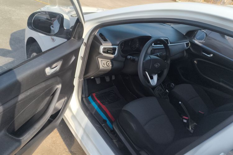 现代 瑞纳 2017款 1.4L 手动焕新版 国VI中控内饰20