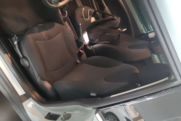 MINI 2011款 1.6L ONE中控内饰19