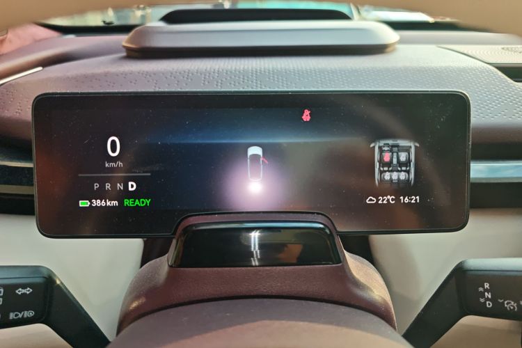 极氪X 2025款 五座后驱版中控内饰14