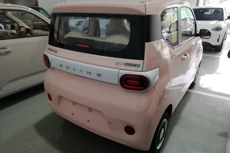 五菱汽车 宏光MINIEV 2024款 第三代 215km 青春版车身外观7