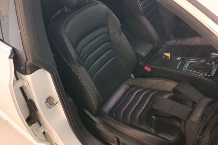 一汽-大众CC 2019款 330TSI 魅颜版 国VI局部细节41