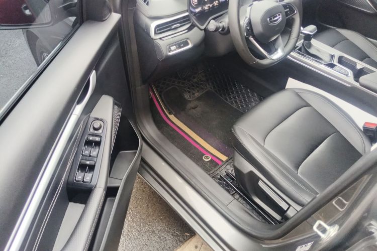 吉利汽车 帝豪 2023款 第4代冠军版 1.5L CVT尊贵型中控内饰20